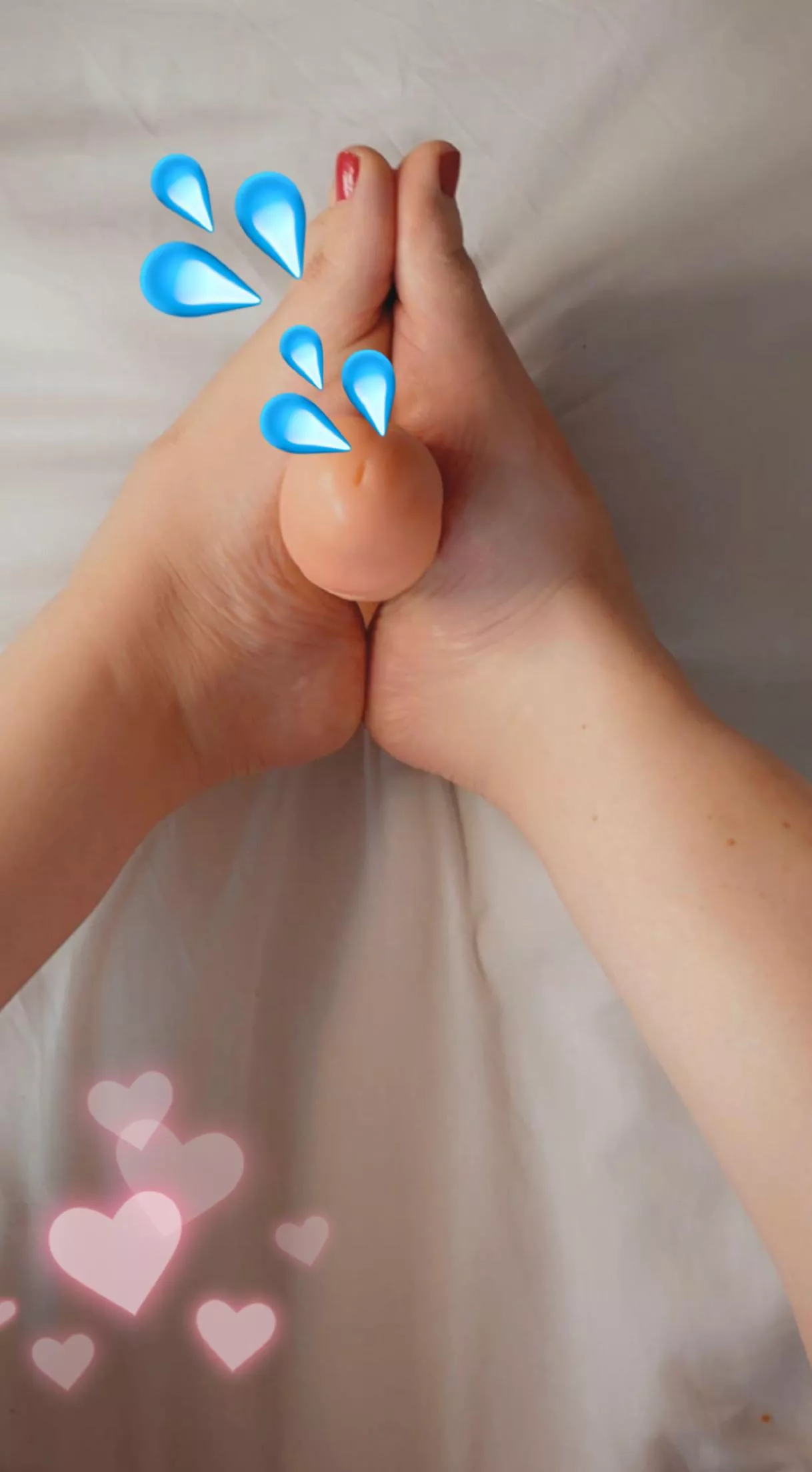 Wish you were in between my feet! 💋🔥