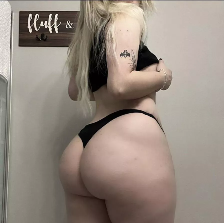 woke up horny , who else ? 😏