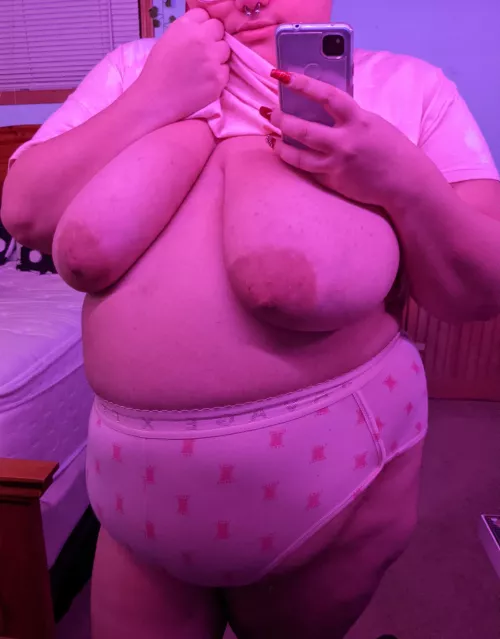 Woke up still in the Valentine's spirit 🥰💕