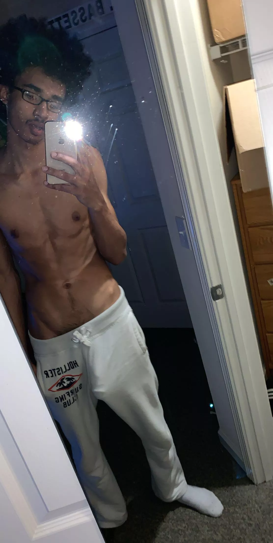 Wonder what’s under there 🥵 Wonder what’s under there 🥵