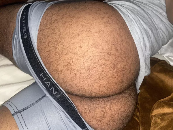 wondering if i should shave and if so who the fuck is helping because this shit is hard ðĐ