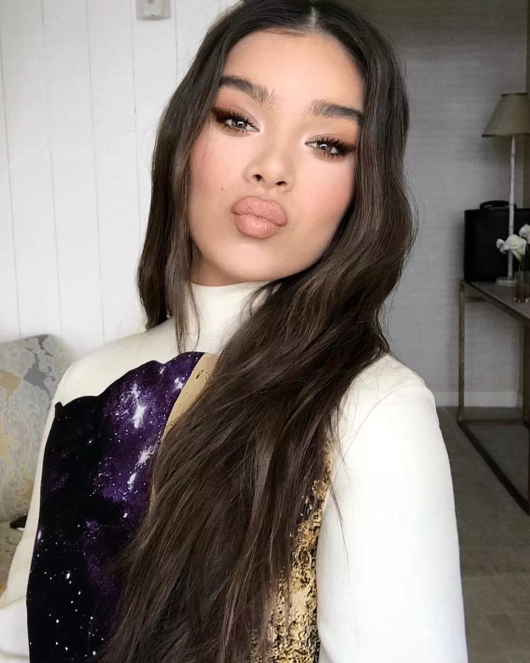 Wondering what Hailee Steinfeld could do with those lips