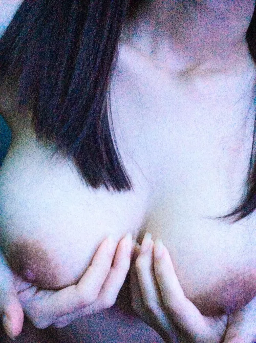 Won’t let my boyfriend cum on my tits But here I am exposing them to you guys 😉🤔