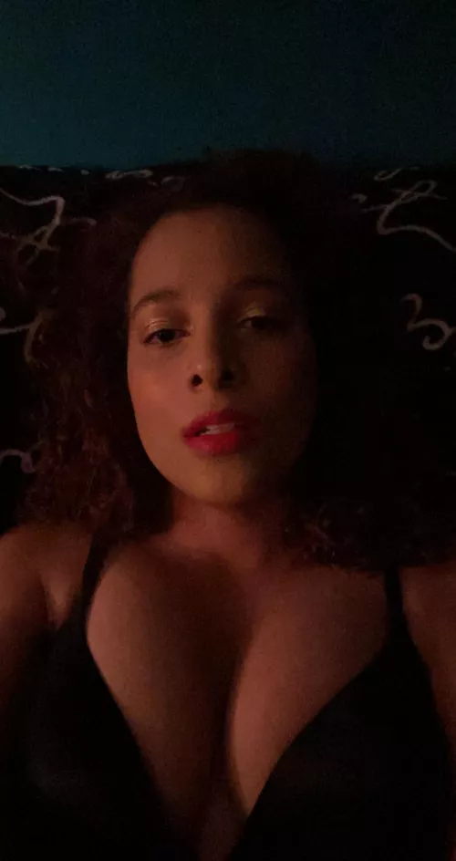 Won’t you come around, figure out what my body likes. You can lay me down until the suns coming through the blinds. [f]