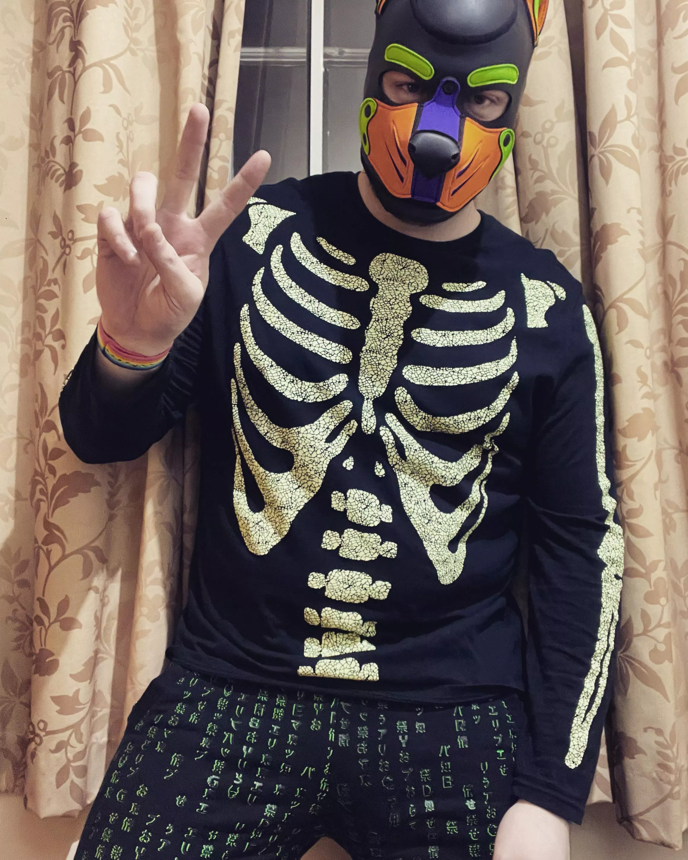 Woof woof Happy Saturday to you all - follow me on insta: @pup.Spencer