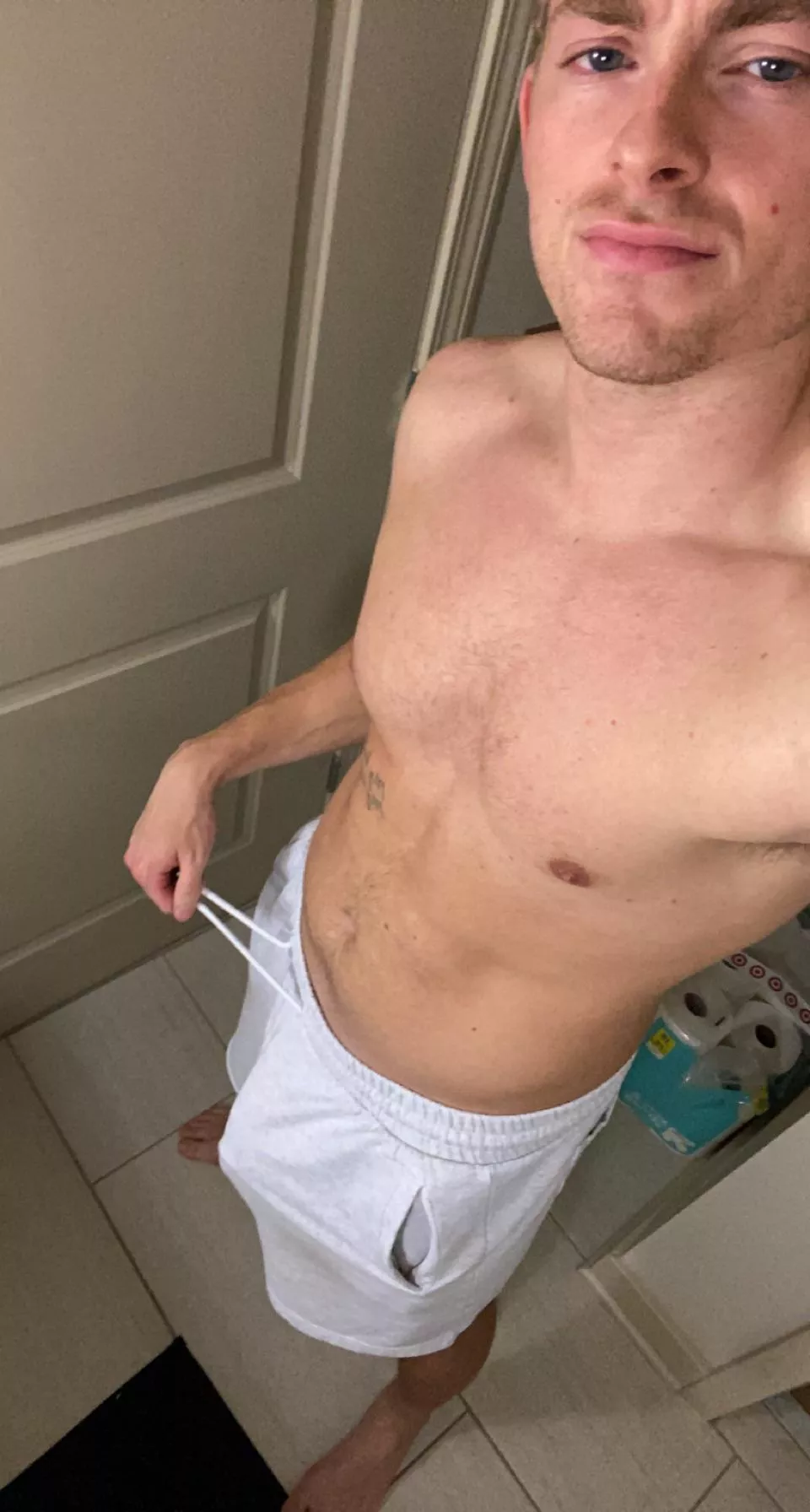 Work is boring.. distract me