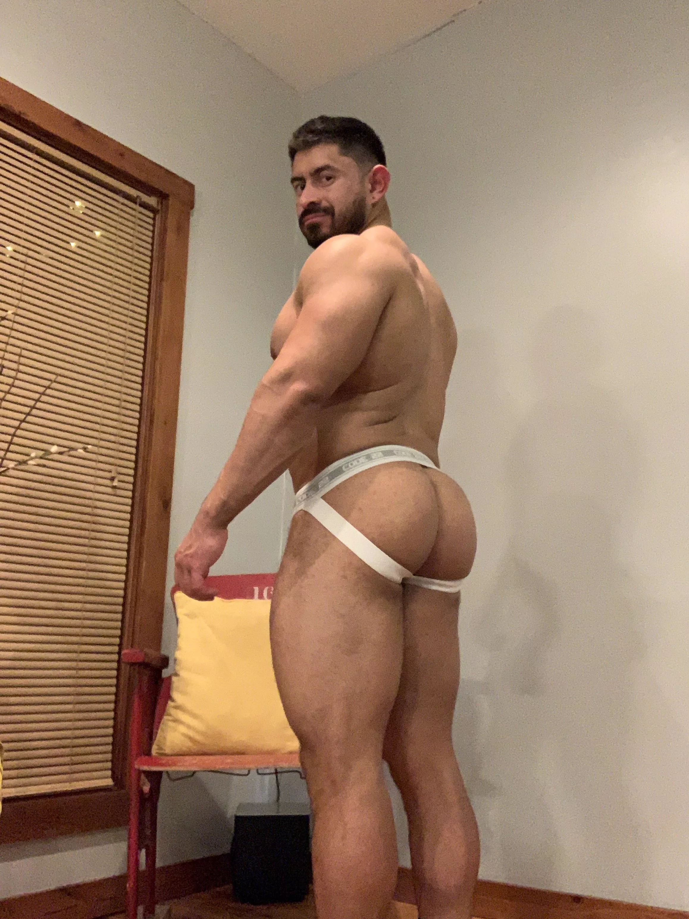 Worked out this peach at the gym. Making progress slowly but surely. ☺️