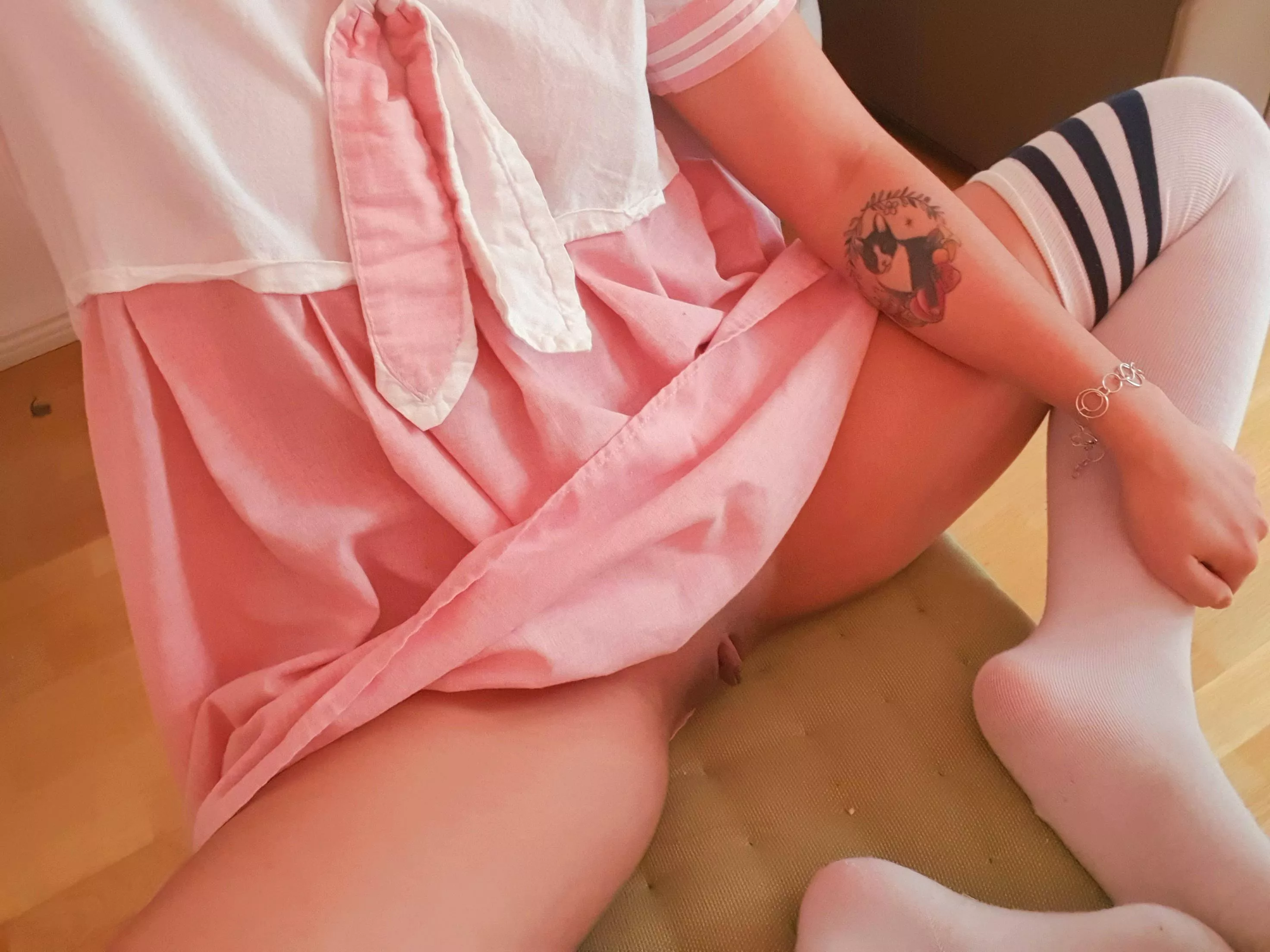 Working at home like this when my bf is looking 🤫