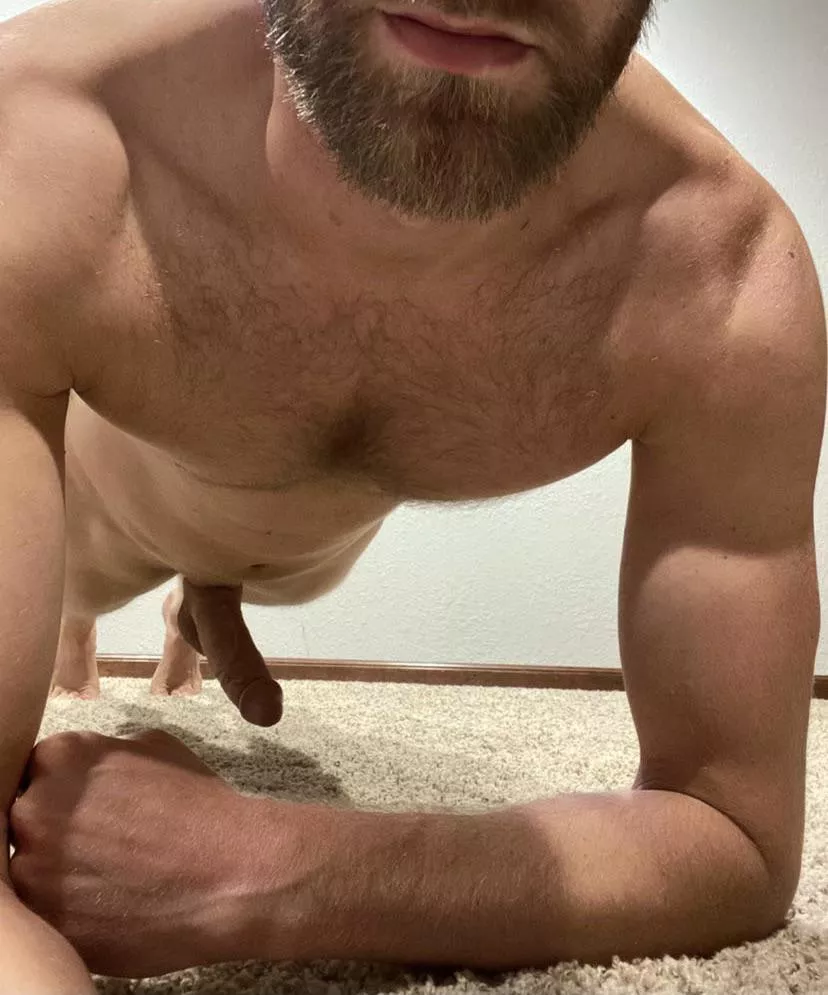 Working on (m)y core. Who wants to be my workout partner?
