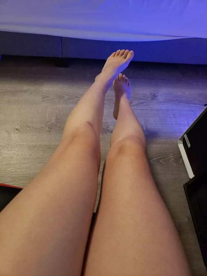 🌸Worship my tired feet🌸