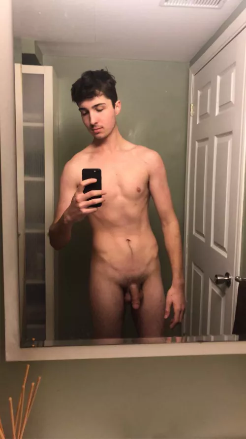 Would any gay guys like to make me hard?