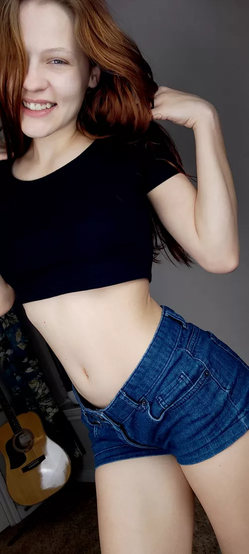 Would any older guys date me?💝