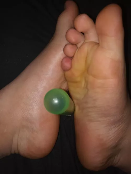 would like to give a foot job