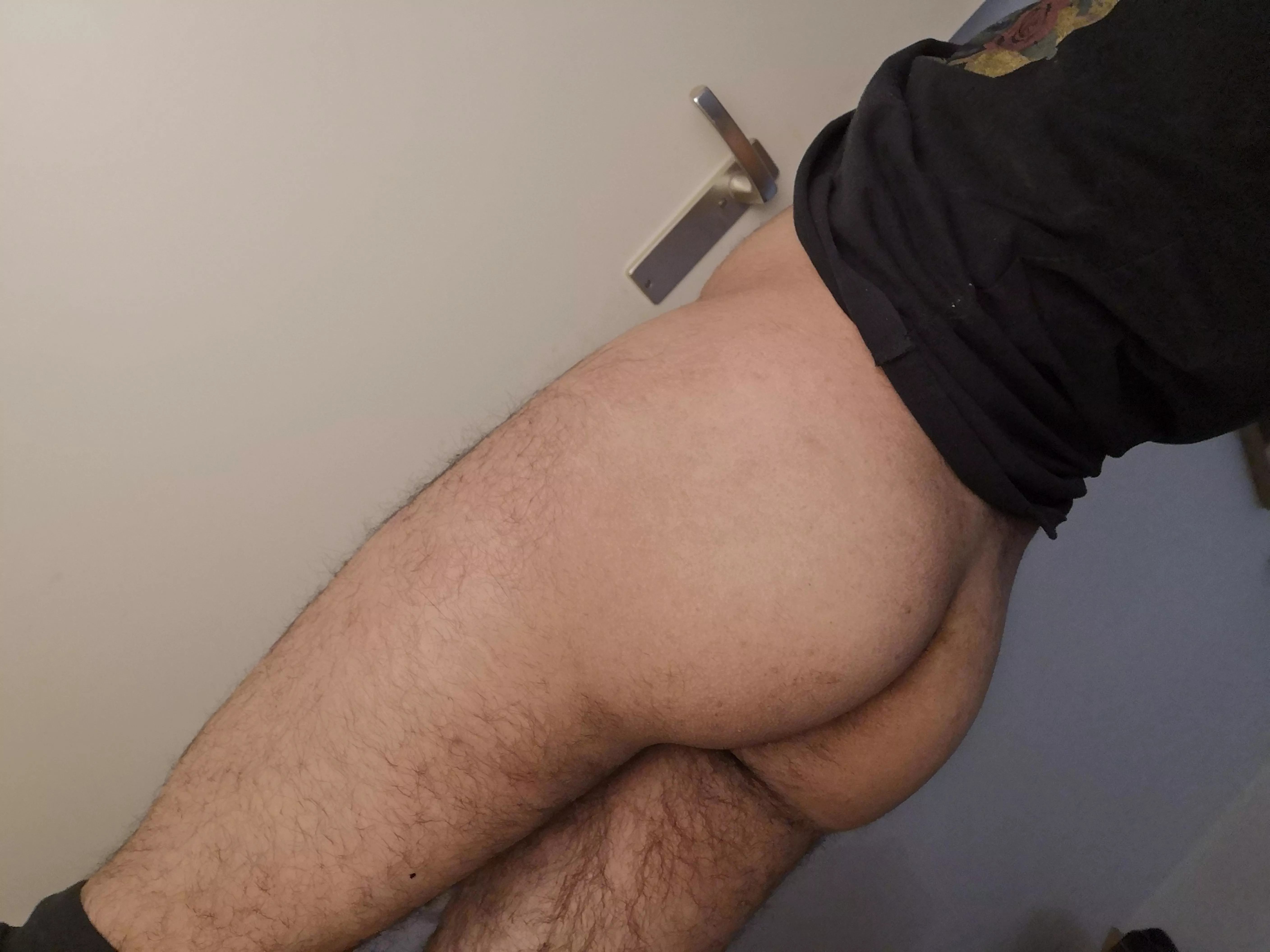 Would love for someone to 'own' my butt and use it whenever they please 🤤 Would love for someone to 'own' my butt and use it whenever they please 🤤