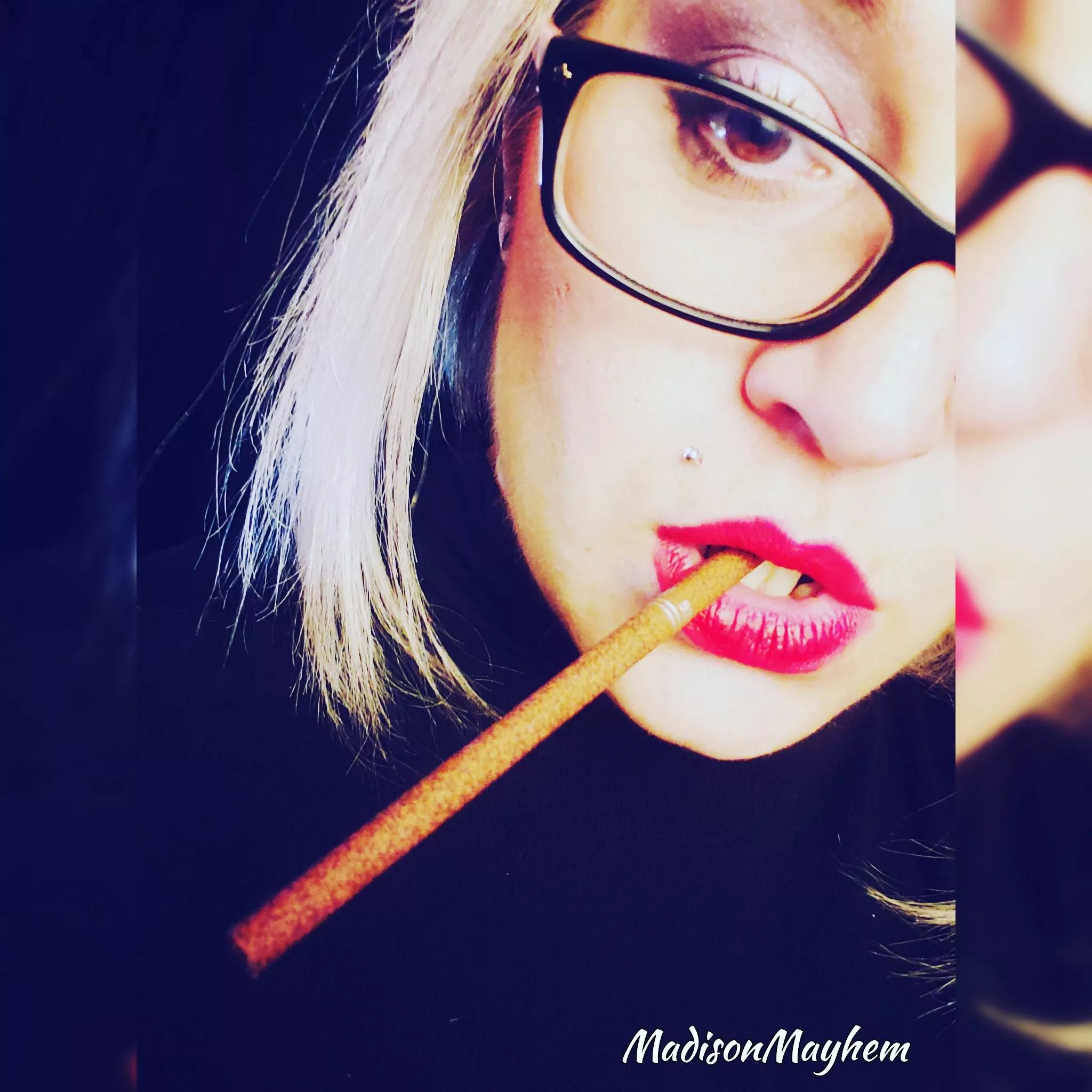 Would love for you to share a cigarette with me 🚬🔥🖤