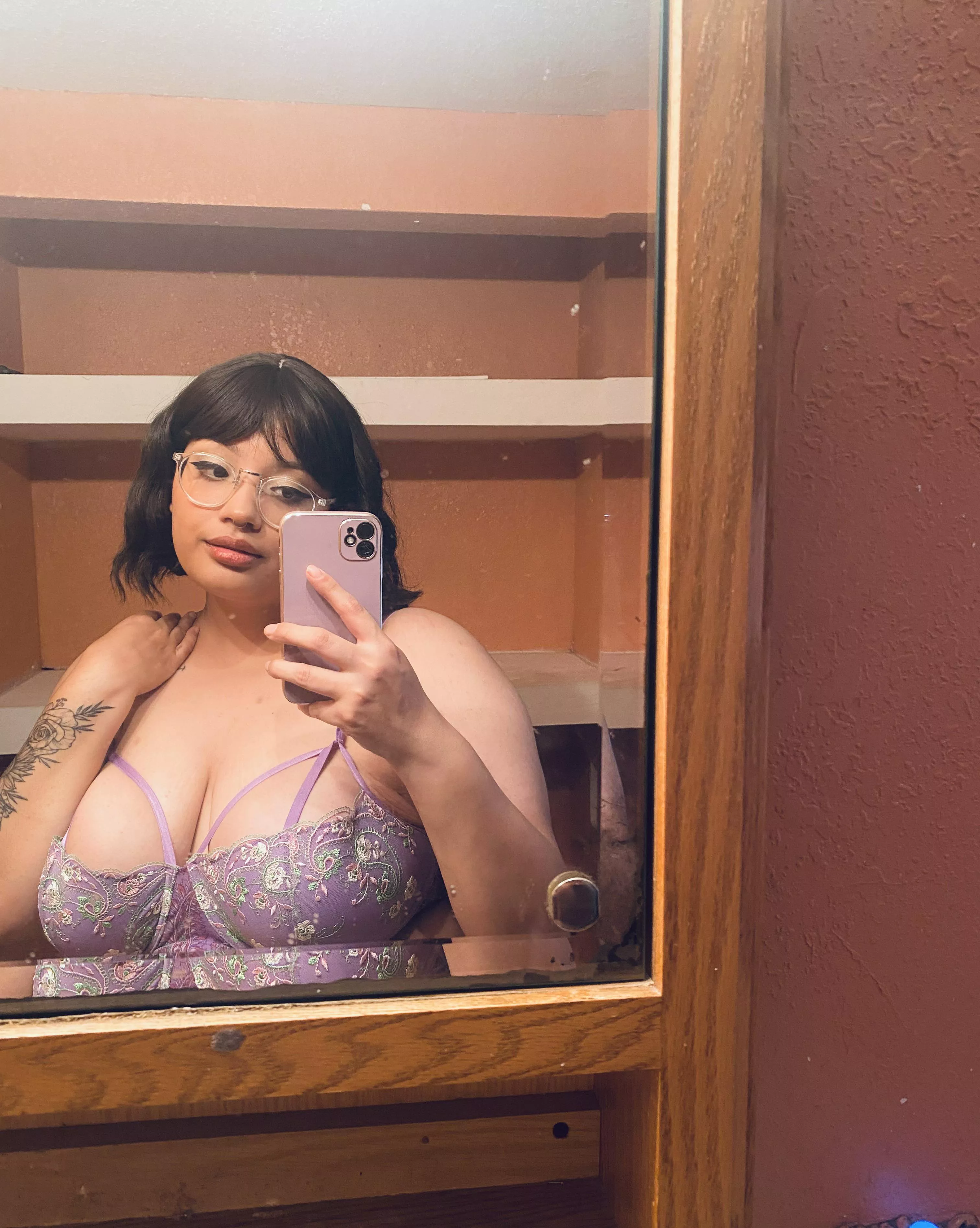 would love to get a tribute video of a verbal guy jerking it to me💗 would love to get a tribute video of a verbal guy jerking it to me💗