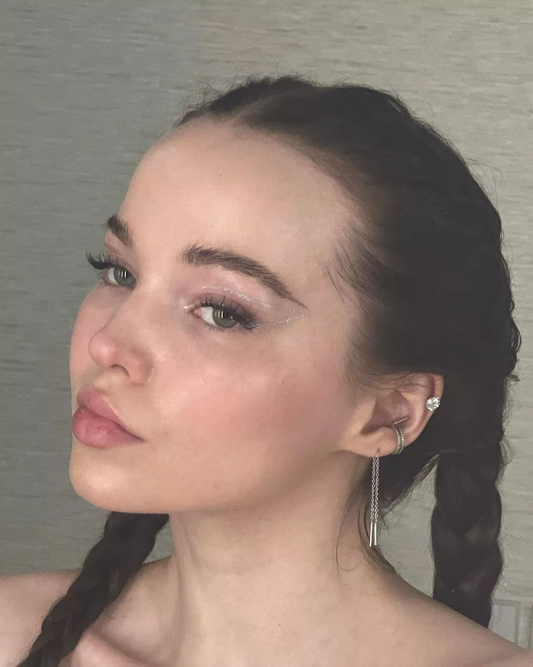 Would love to give Dove Cameron a rough face fucking