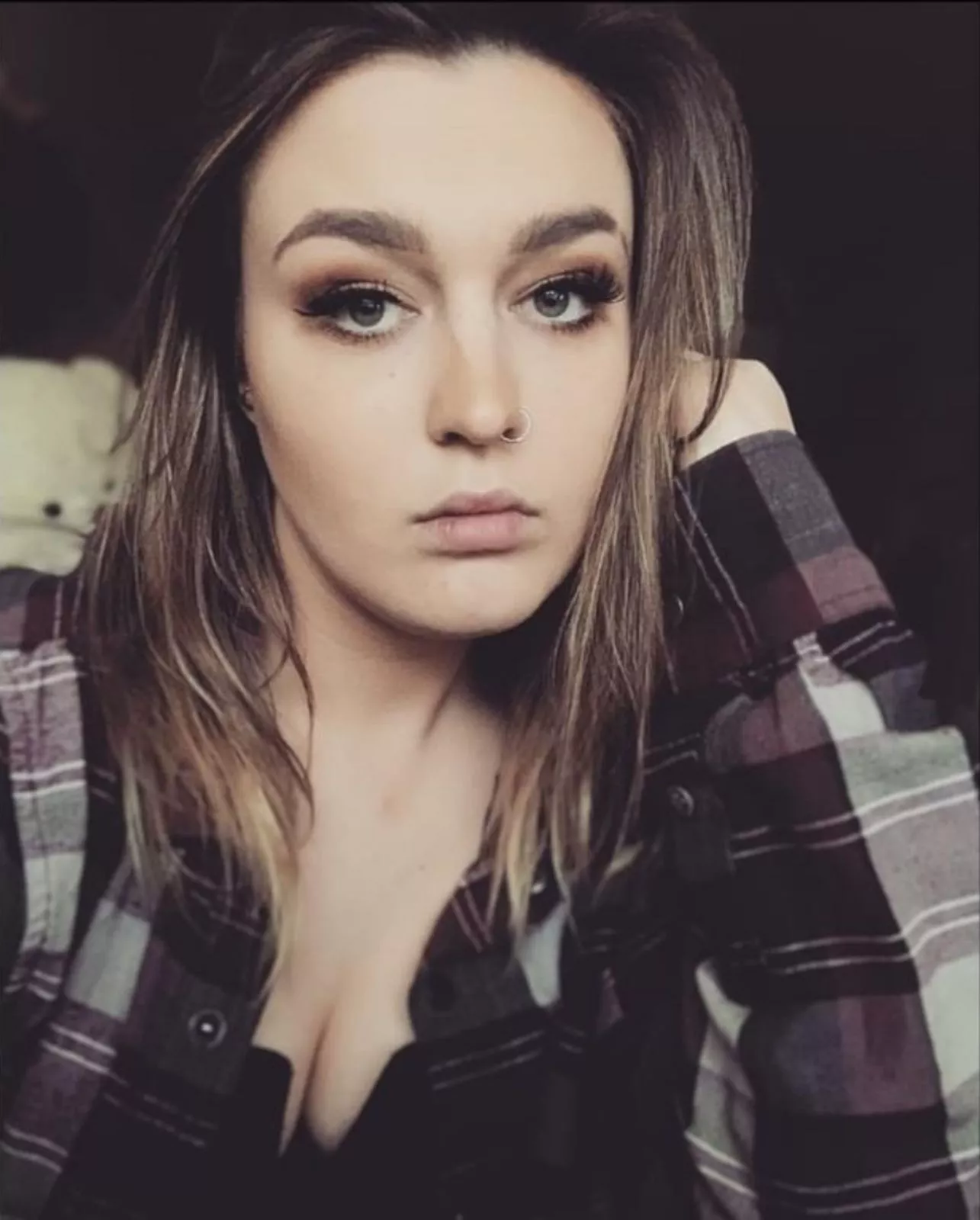 Would love to take your man's cock. Men you can fuck me in font of her or it can be our secret