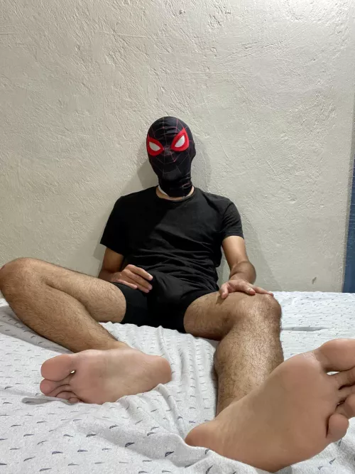Would u lick spiderman's feet? 🦶🏼🕸🕷