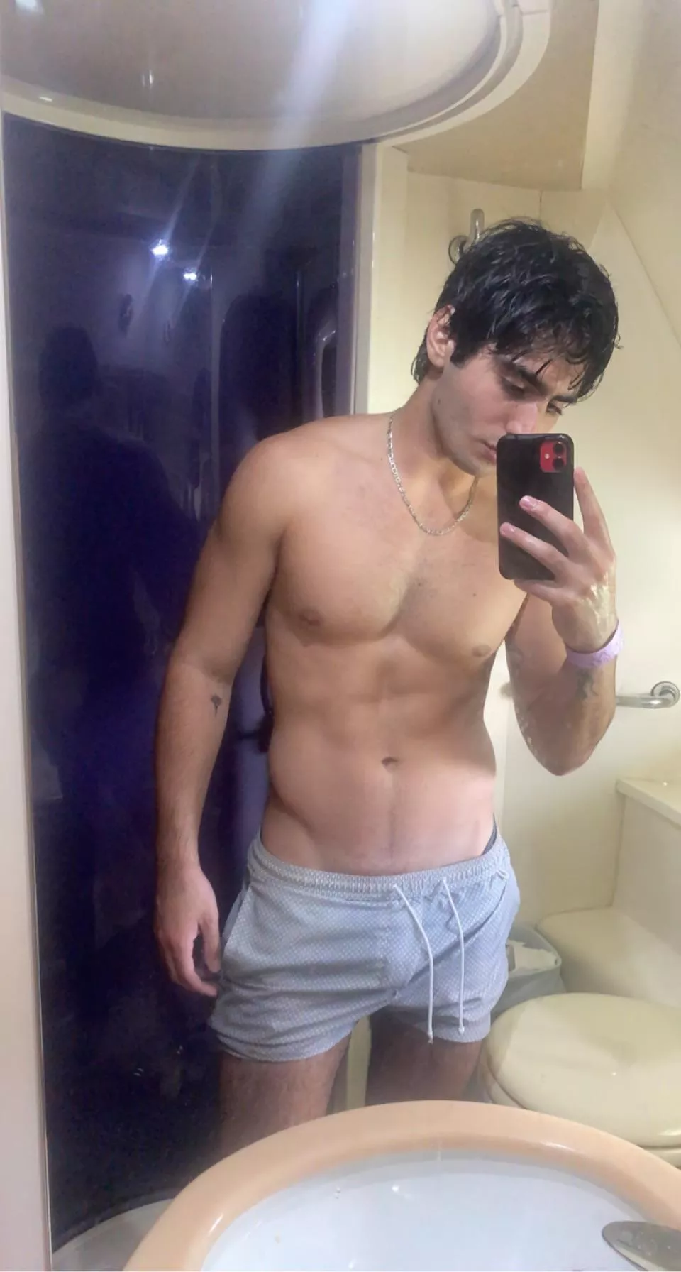 would u subscribe to my only fans?;) would u subscribe to my only fans?;)