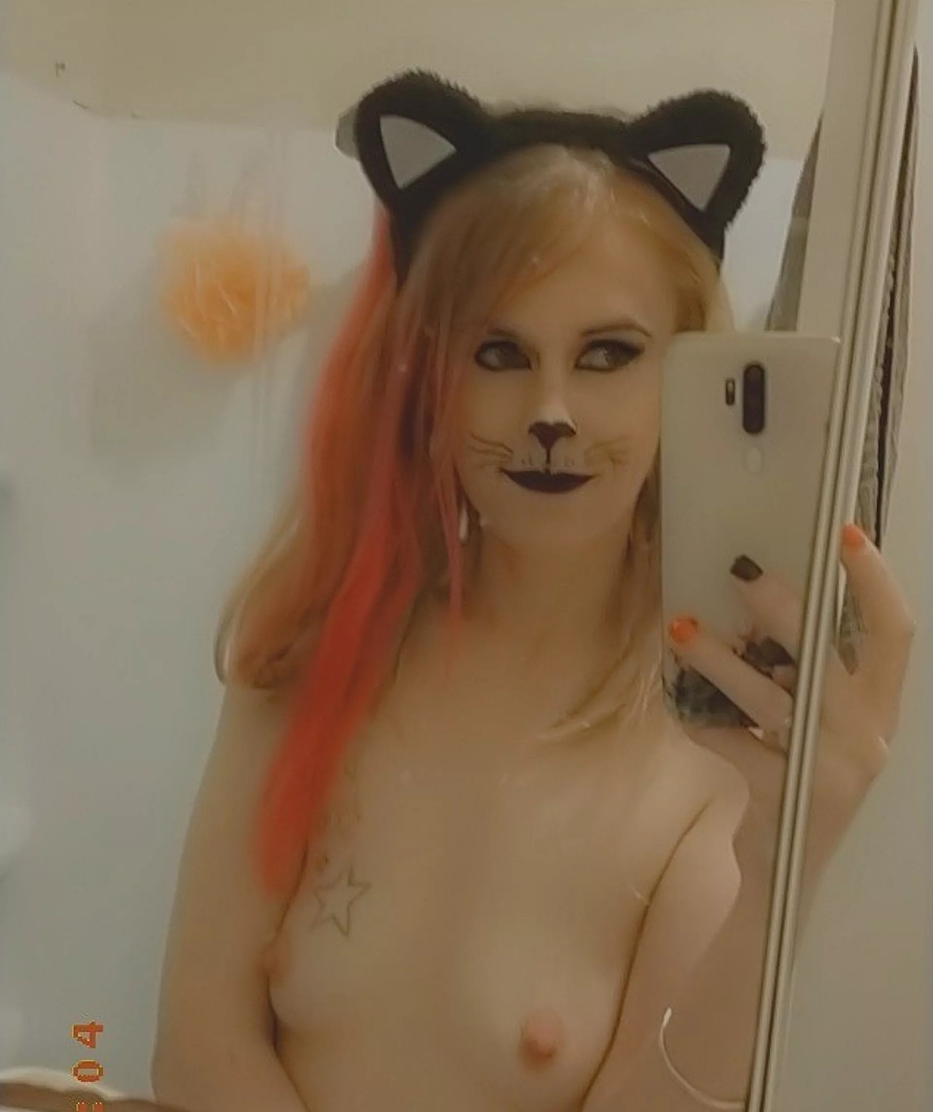 Would you be happy to be sent some titties pics from a redhead kitty😋 Would you be happy to be sent some titties pics from a redhead kitty😋