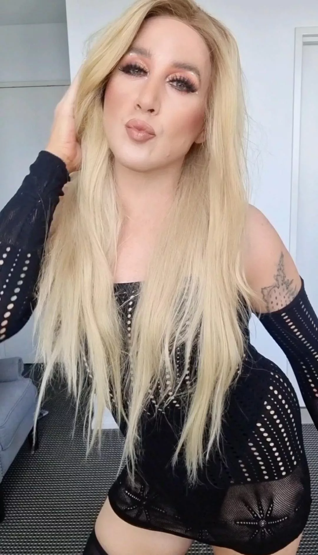 Would you buy me a drink at the bar 😇🍹🍸🍷