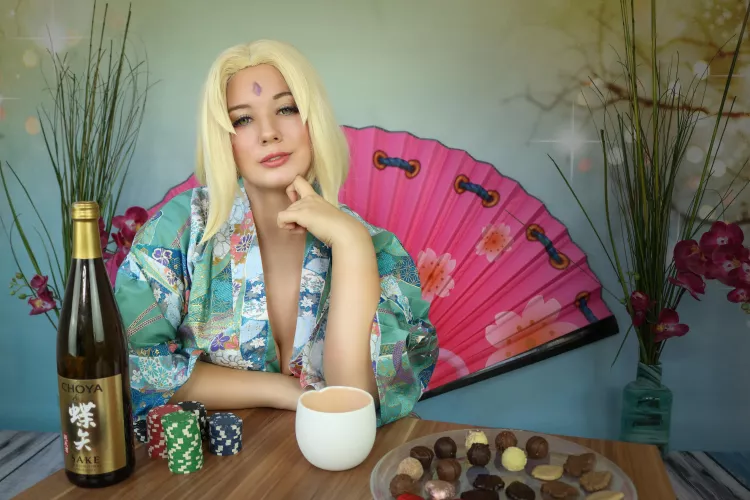 Would you celebrate New Year's Eve with Tsunade? (By Lysande)