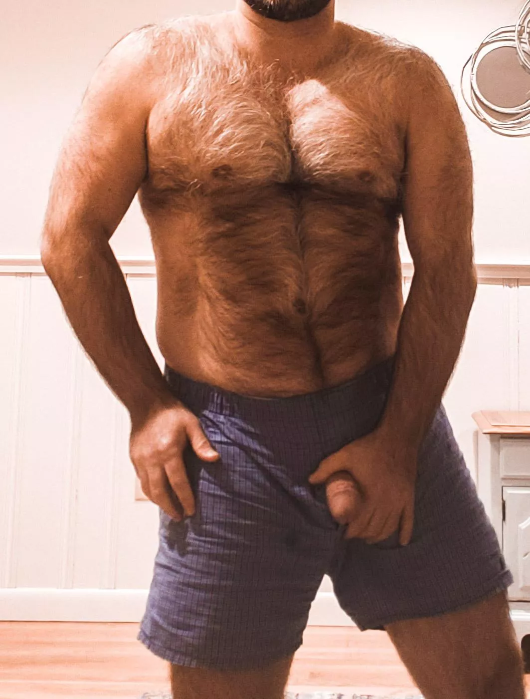 Would you check me out as blatantly as my niece's college roommate just did? 😏 [41]