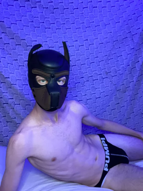 Would you come cuddle with me?😈🙈