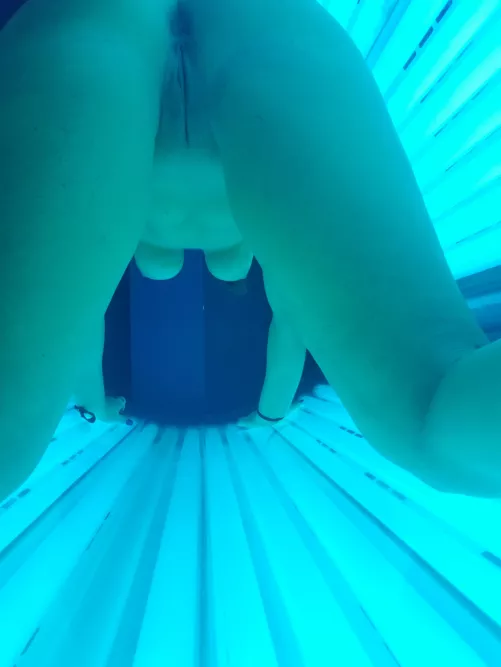 Would you come fuck me in the tanning bed room at work??? ππ€ͺ