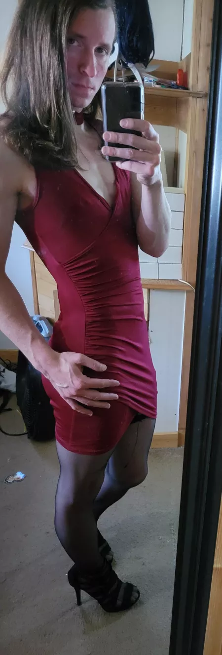 Would you come hit on me if you saw me at the bar?