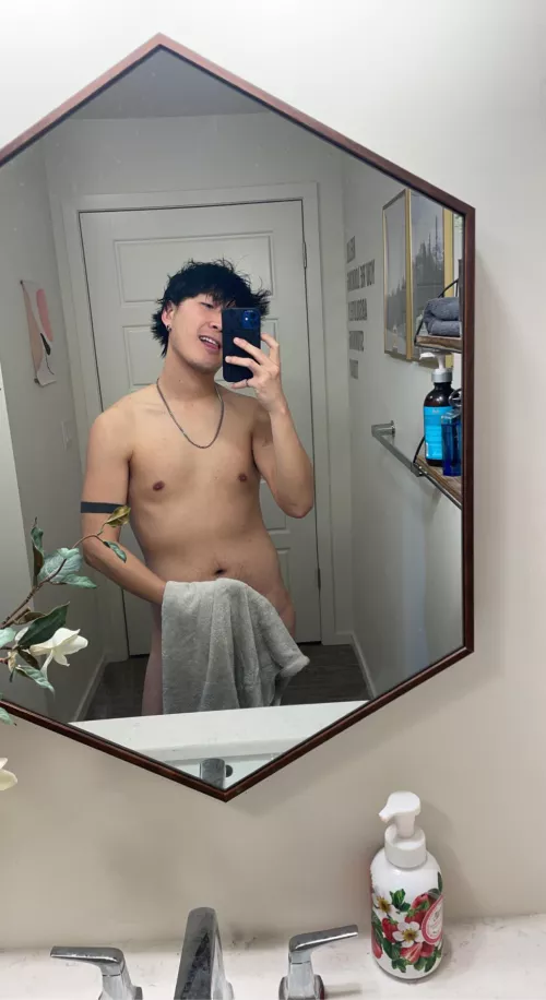 Would you come join me in my bathroom 😏