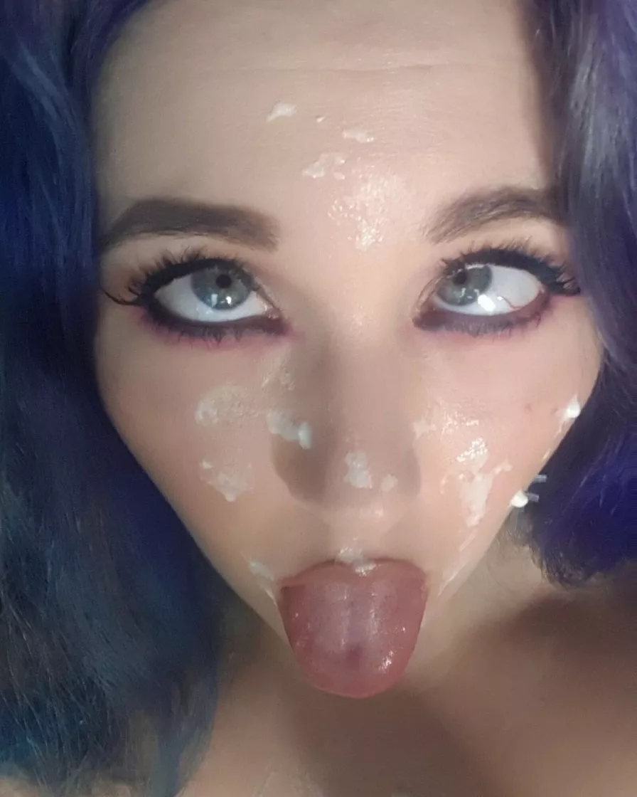 Would you cum on my face daddy?