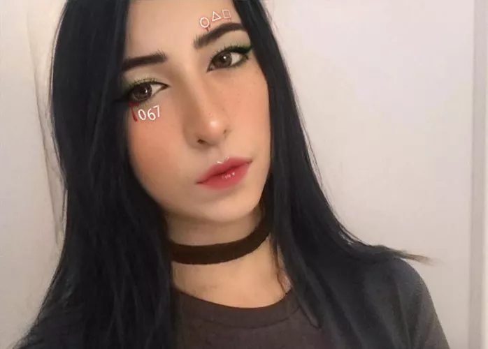 Would you date a shy, akward, dorky, weeb with daddy issues? I might be your girl🙈