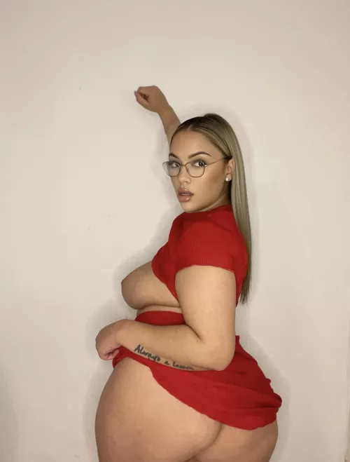 Would you date a thick girl like me?