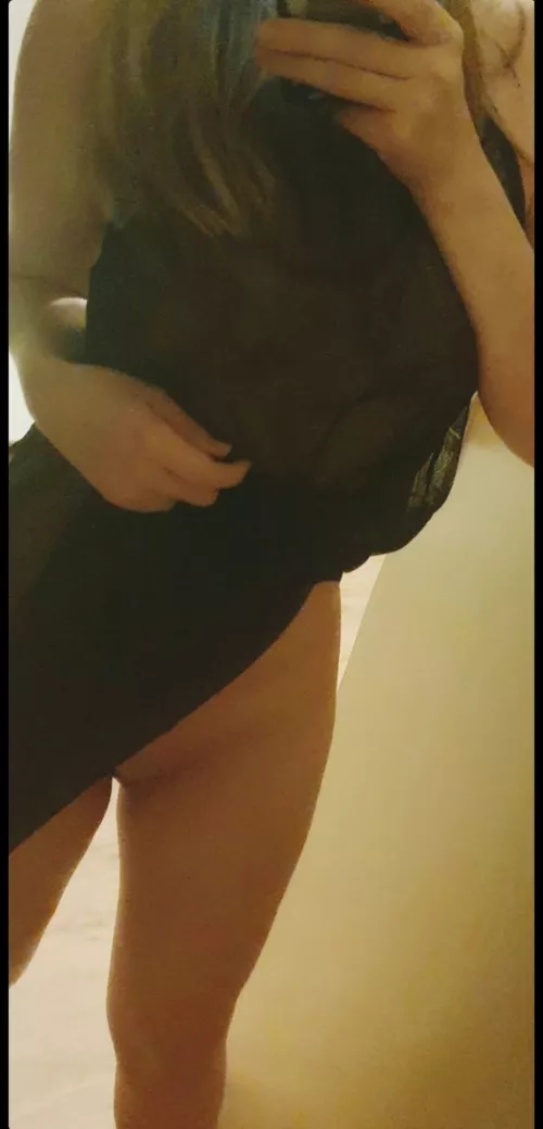 Would you (F29)uck this young dutch hotwife😈?