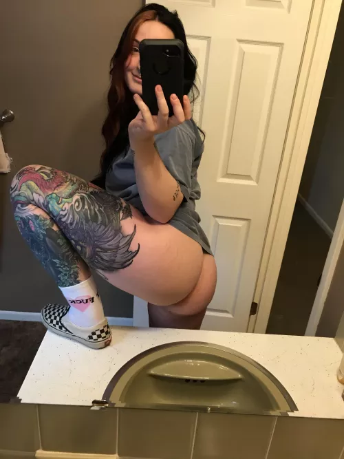 Would you fuck me in the bathroom 💦😇