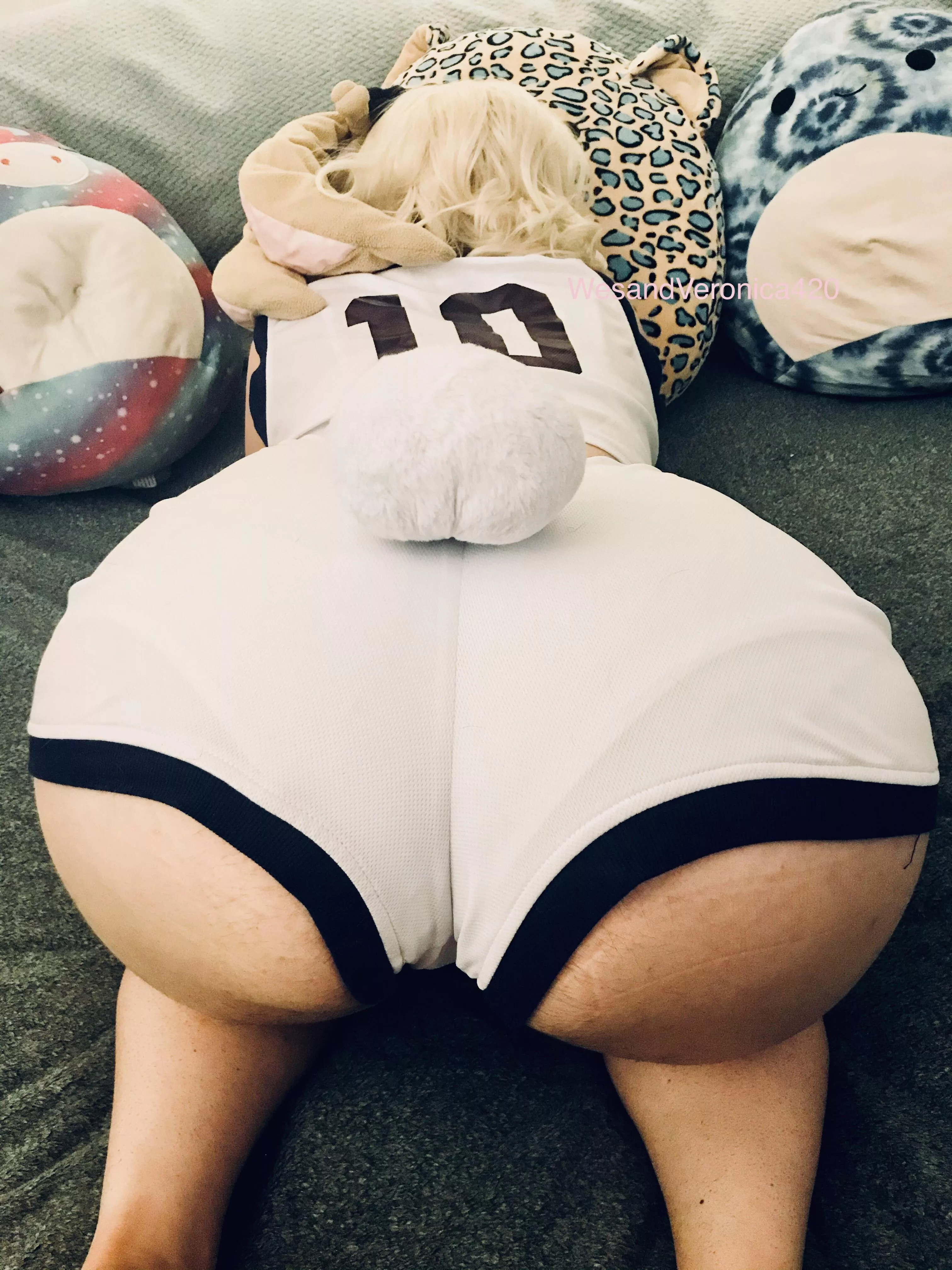 Would you fuck me on the first date? Would you fuck me on the first date?