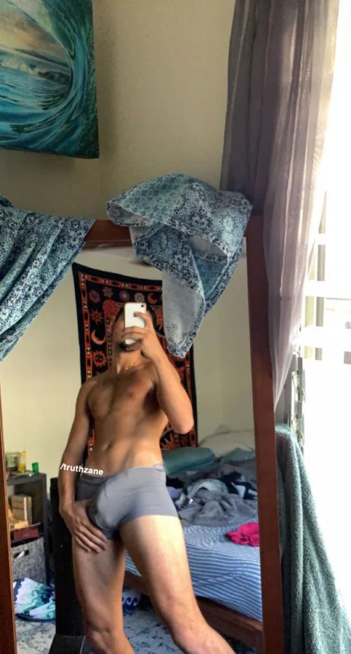 Would you get on your knees for a surfer? 😈🏄‍♂️