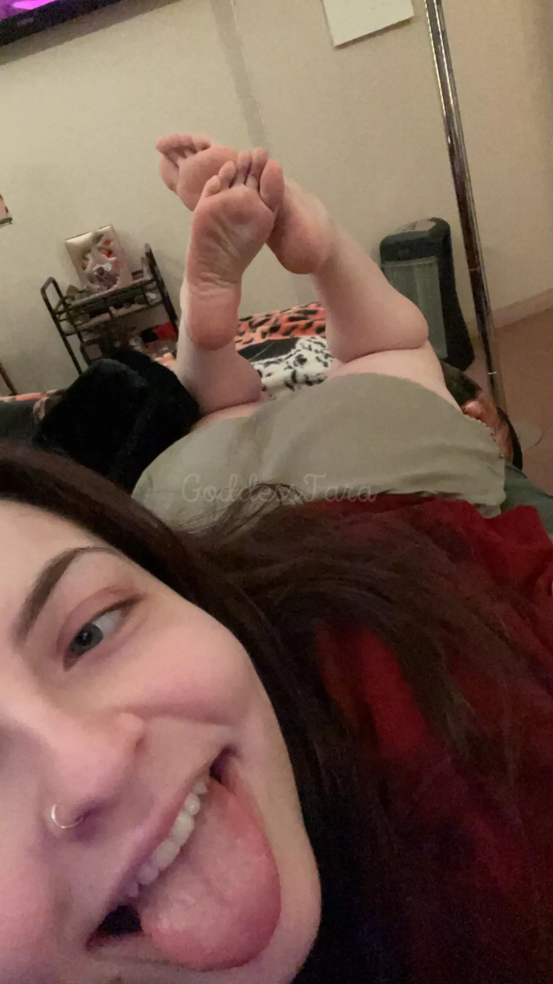 Would you give me a foot rub while I play games on my phone?