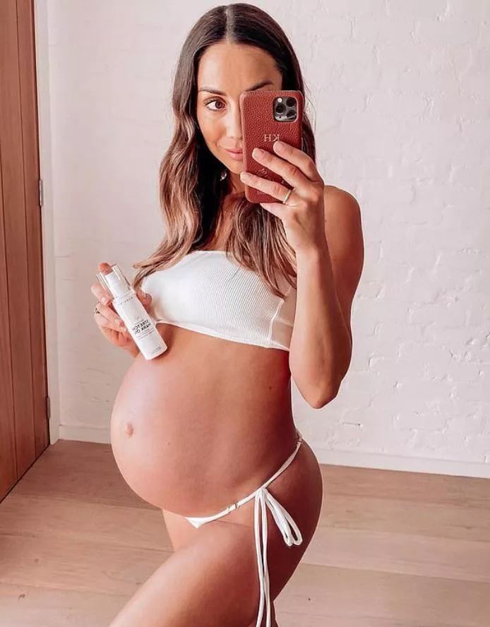 Would you help me lotion of my bump? Would you help me lotion of my bump?