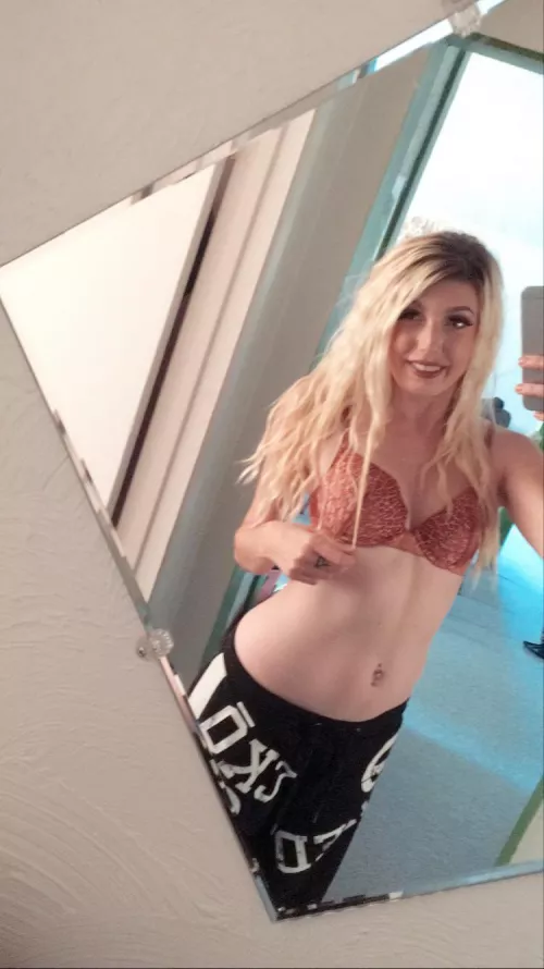 would you jerk off to my nudes if i sent you some?