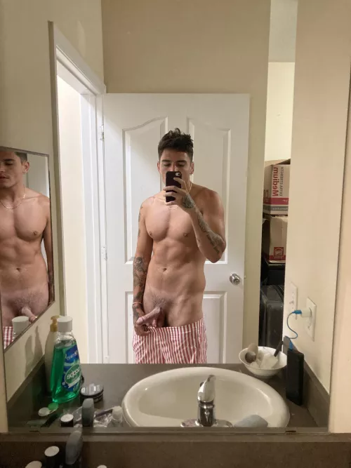 Would you jerk off to my nudes if I sent you some?