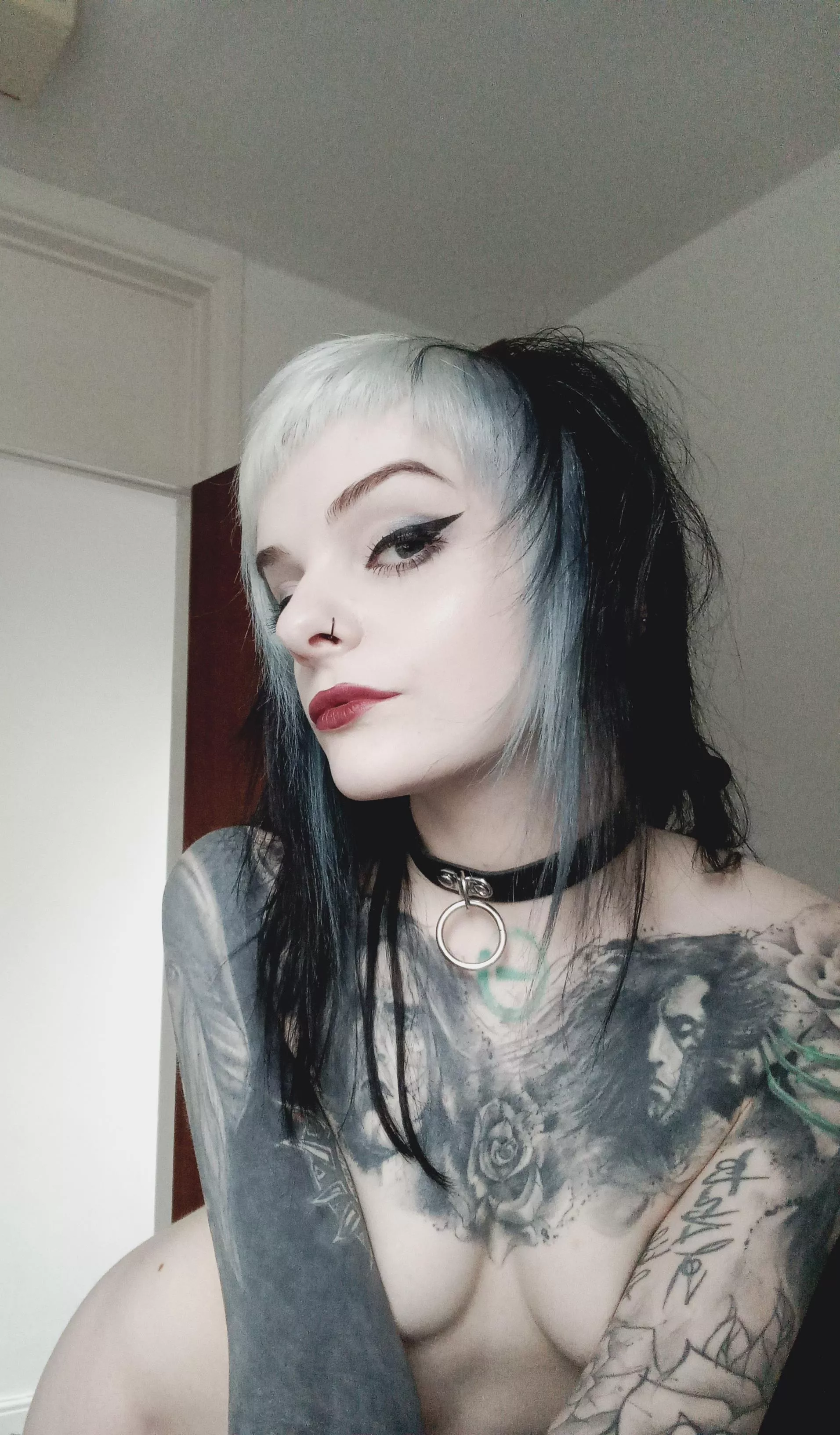 Would you jerk off to my nudes if I sent you some?