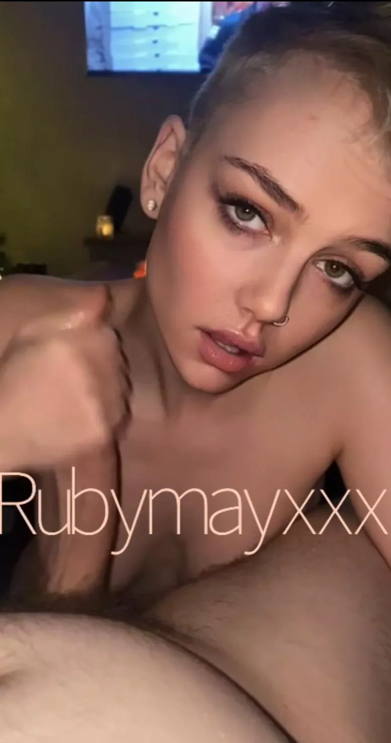 Would you let me suck you dry? 🍆💦