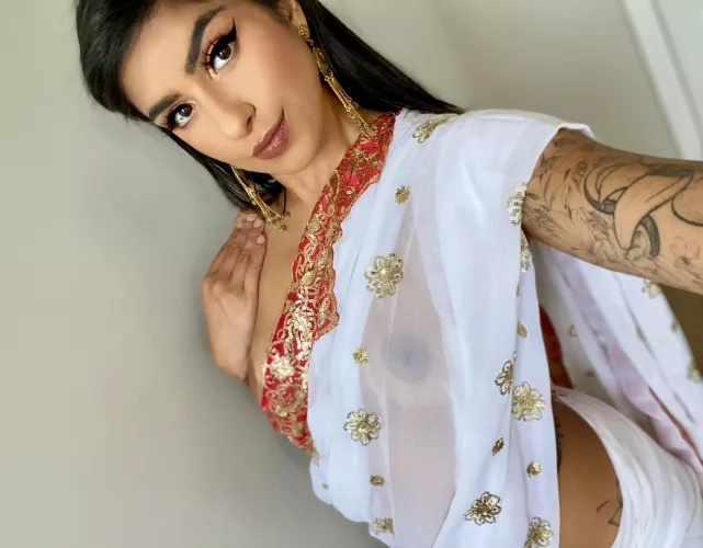 Would you like it if I wore my sari like this?