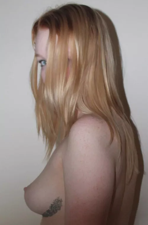 Would you like to grab a handful that fits perfectly in your hand? 😏