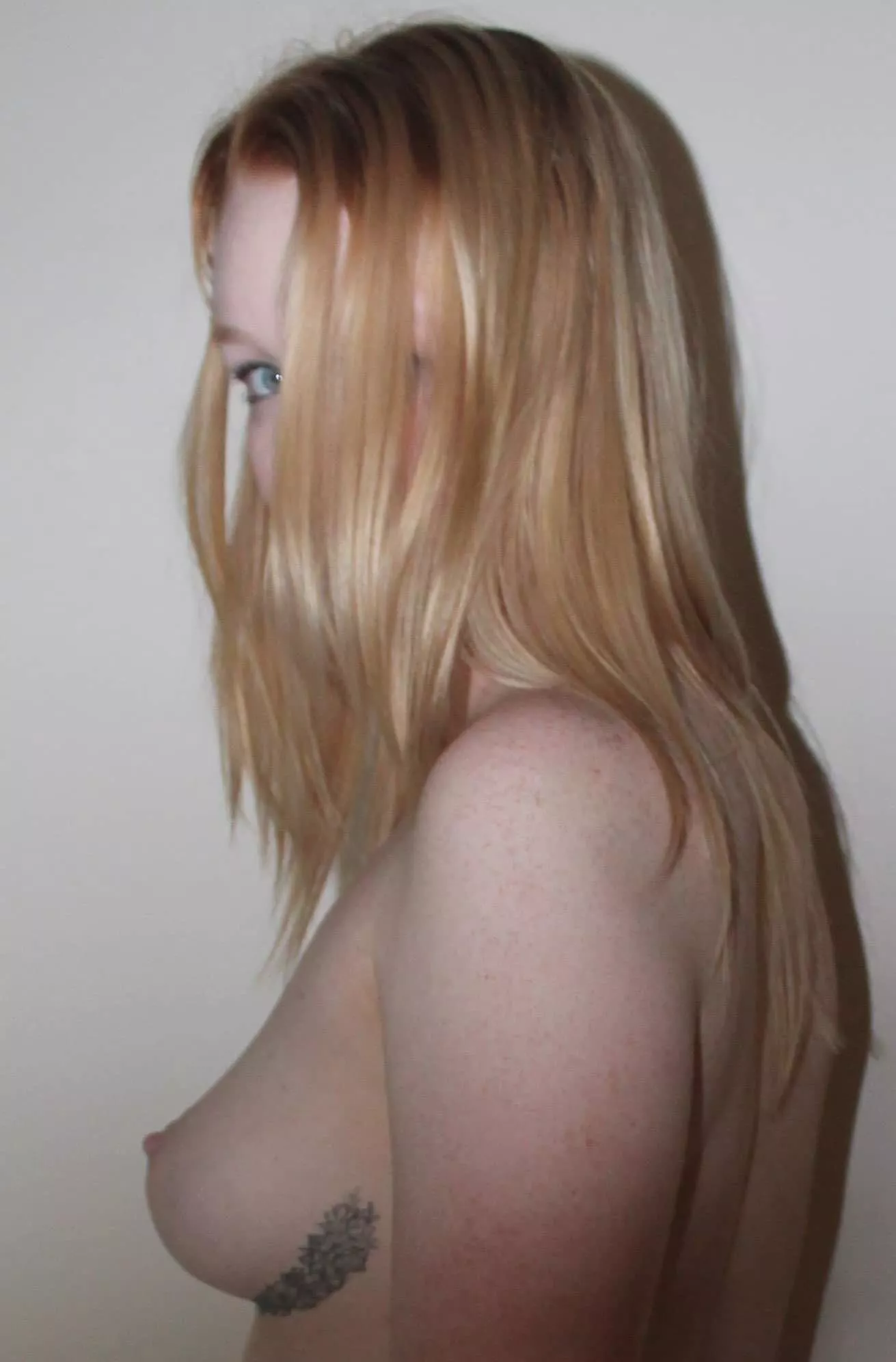 Would you like to grab a handful that fits perfectly in your hand? 😏