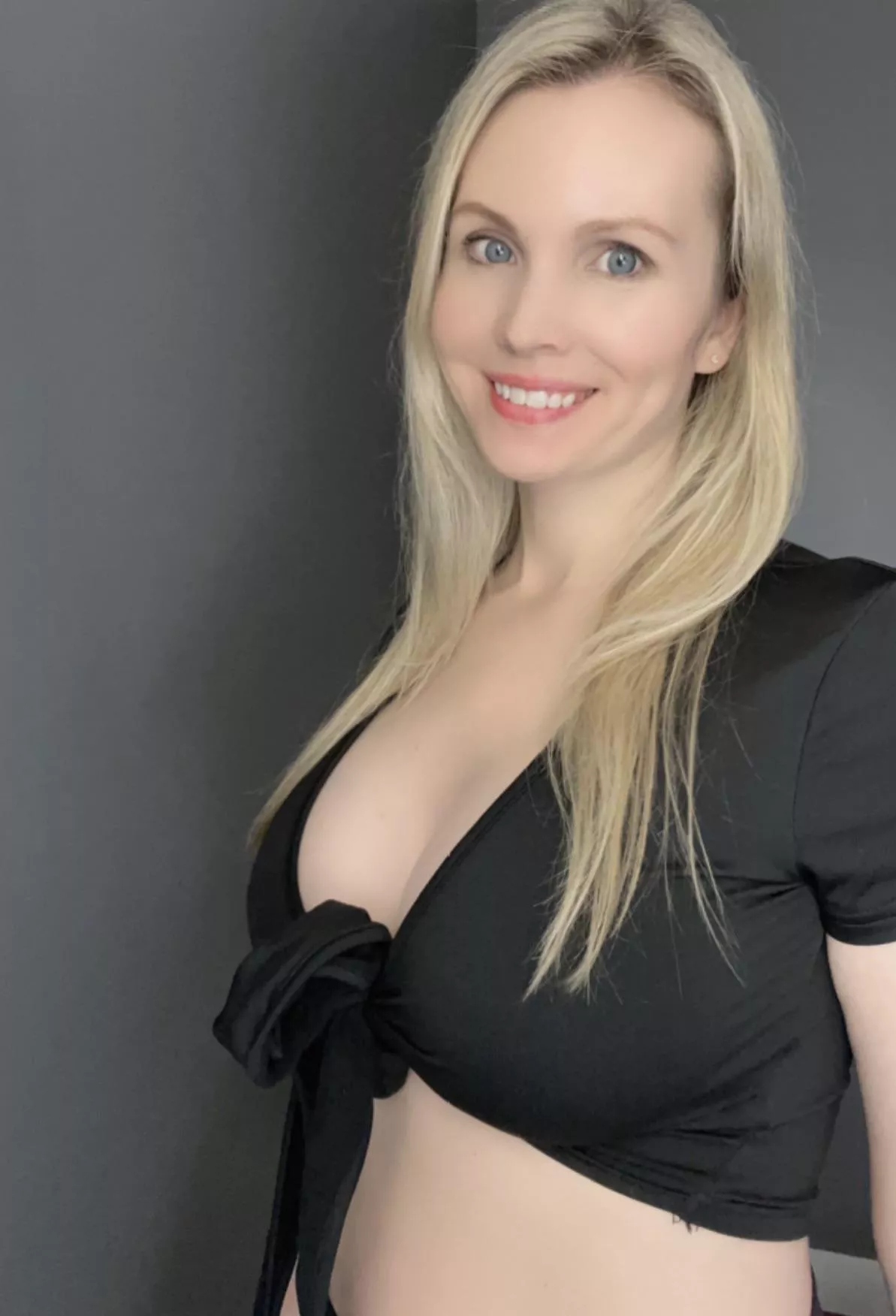 would you like to learn from an experienced milf? would you like to learn from an experienced milf?