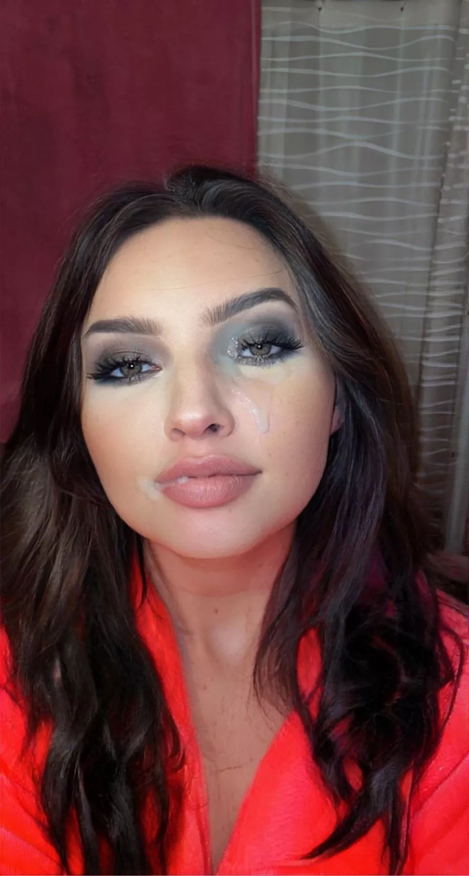Would you like to paint my face? Would you like to paint my face?